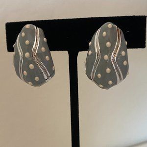 ST. JOHN CLIP ON EARRINGS